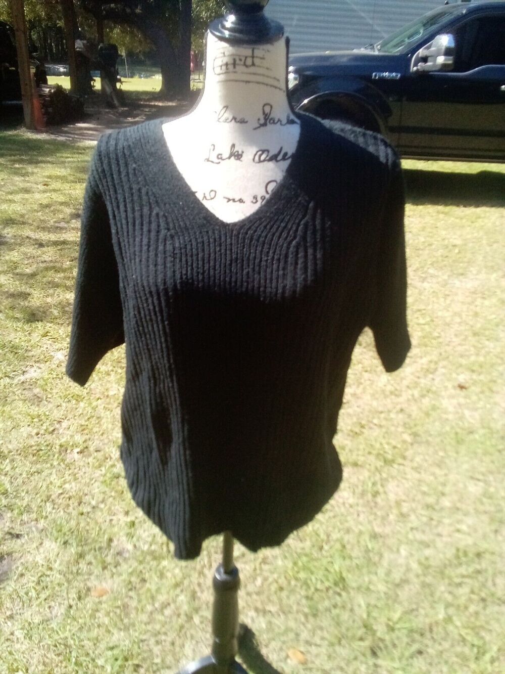 Orvis Women's Silk Blend Textured Short Sleeve V Neck Sweater L Black